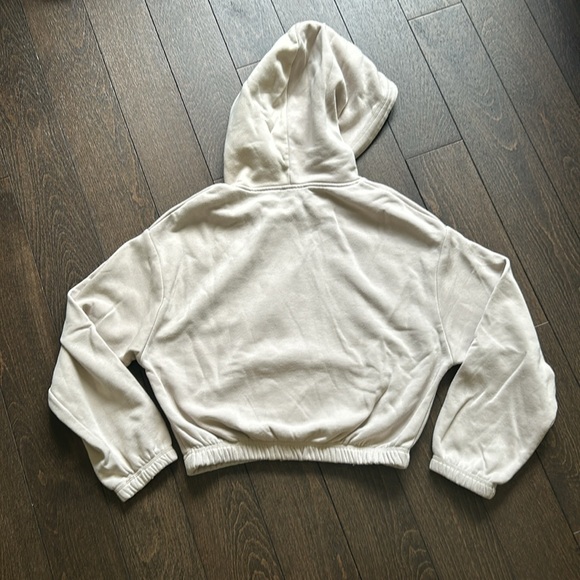Cream Zara cropped hoodie - Picture 2 of 2